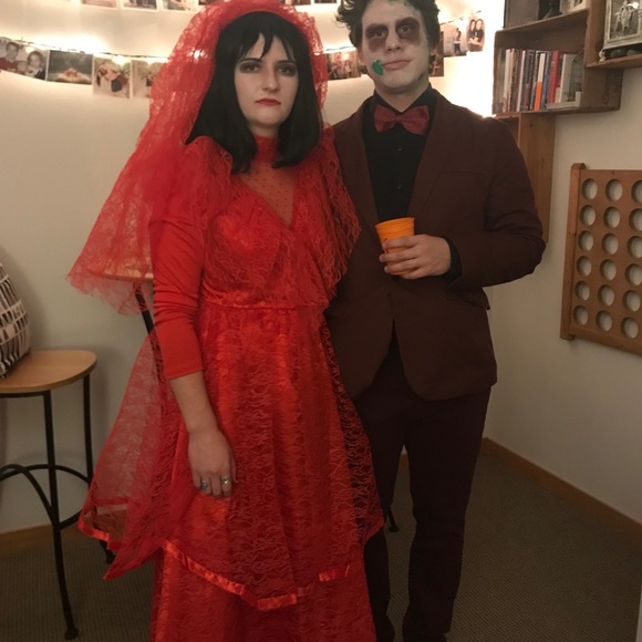 Bride of BeatleJuice Halloween costume + wig. - Picture 5 of 5